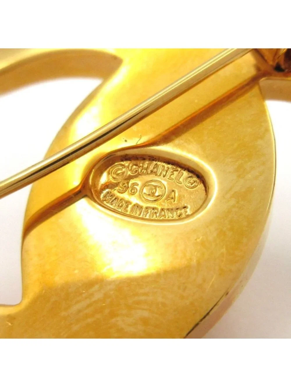 Chanel Brooch CC Logo Gold Turnlock